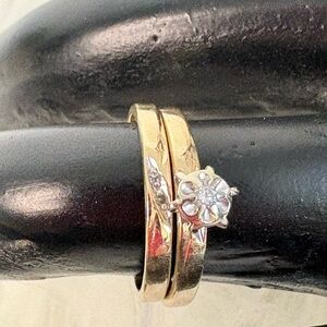 14 K Elegant Gold and Diamond Wedding Ring Set